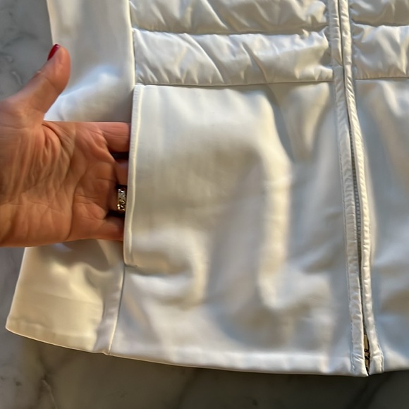 Bogner Lightweight Quilted Vest Size 8 - Picture 5 of 12